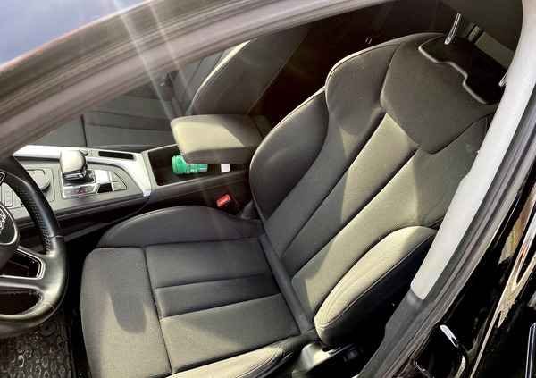 Audi A4 cena 86977 przebieg: 188895, rok produkcji 2019 z Myślenice małe 704